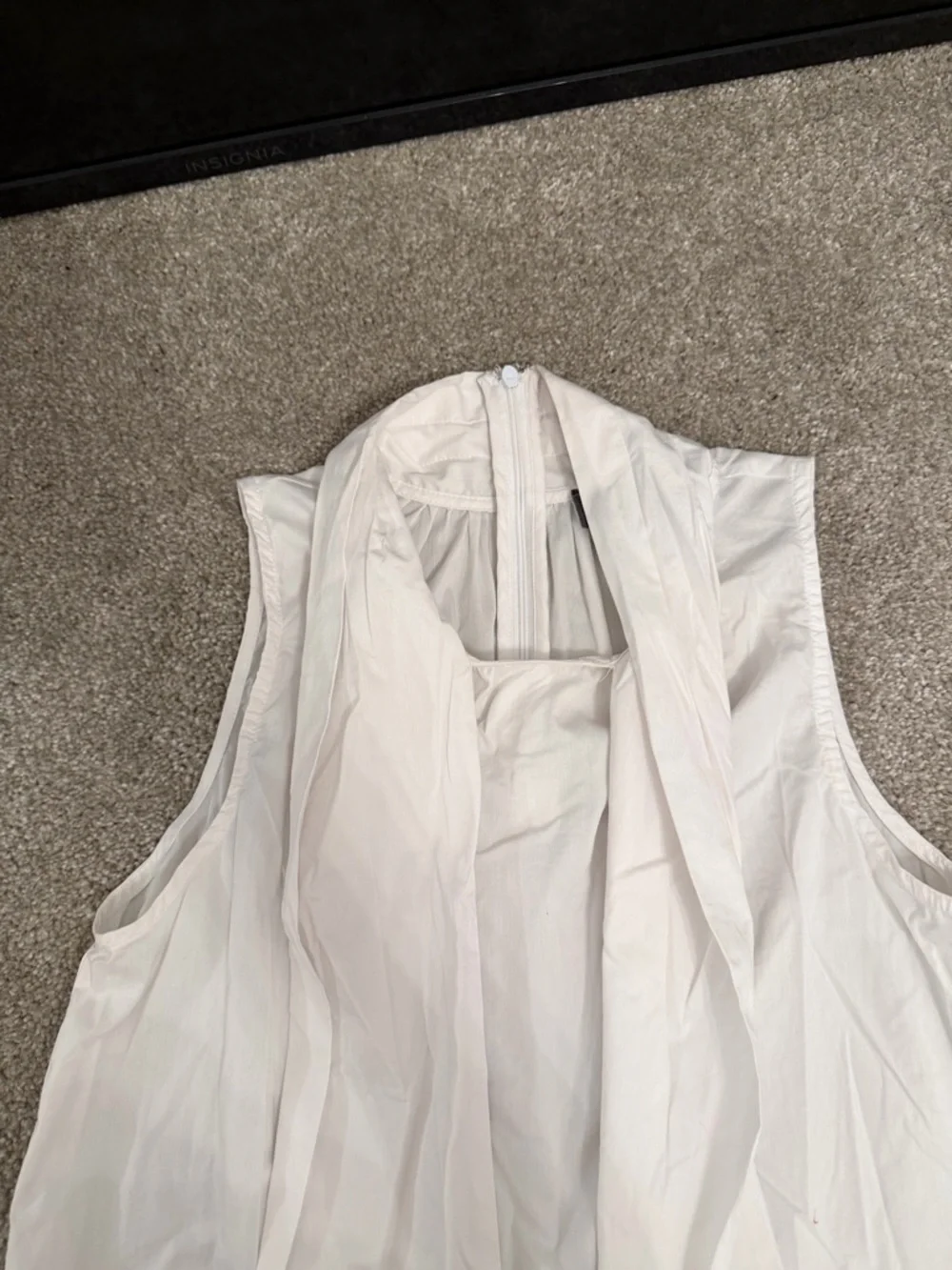 Ivory Top with Script Label - Picture 3 of 8